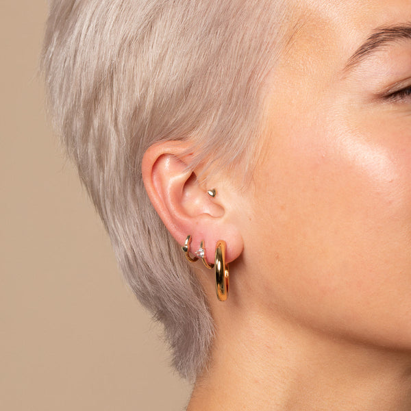 Astrid & Miyu Heart Gem Piercing Hoop In Solid Gold