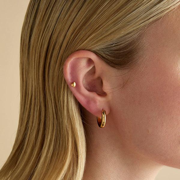 Astrid & Miyu Heart Titanium Piercing Stud In Gold