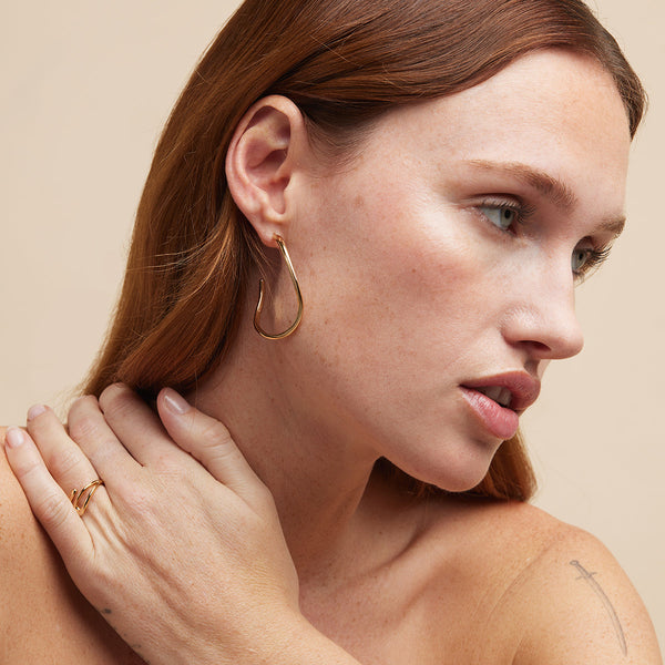 Astrid & Miyu Infinite Hoops In Gold