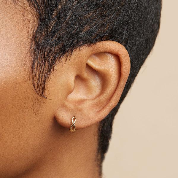 Astrid & Miyu Infinite Huggies In Solid Gold