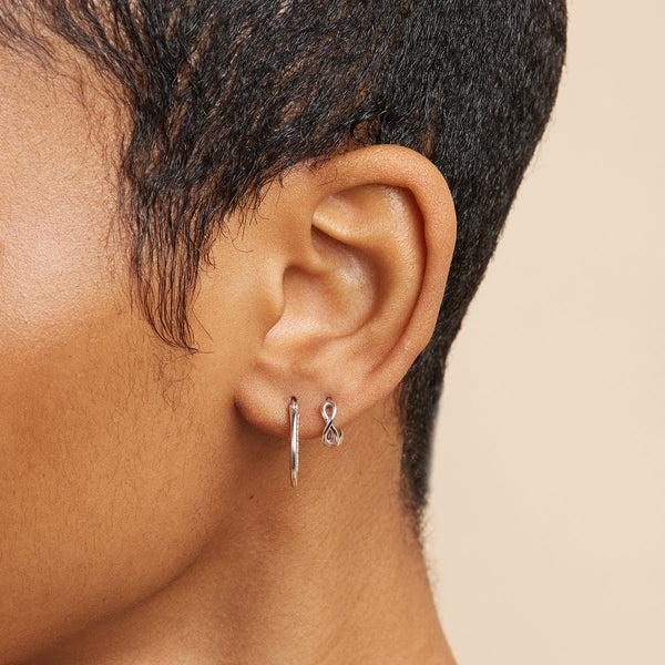 Astrid & Miyu Infinite Huggies In Solid White Gold