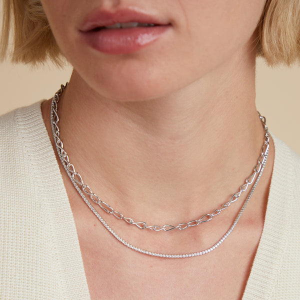 Astrid & Miyu Infinite Slim Chain Necklace In Silver