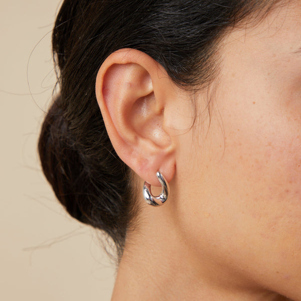 Astrid & Miyu Molten Hoops In Silver