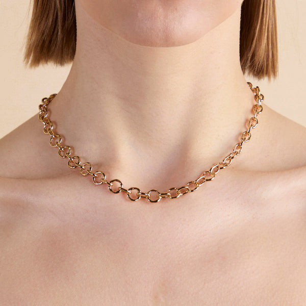 Astrid & Miyu Molten Link Chain Necklace In Gold
