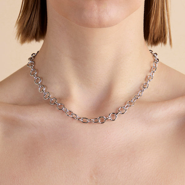 Astrid & Miyu Molten Link Chain Necklace In Silver