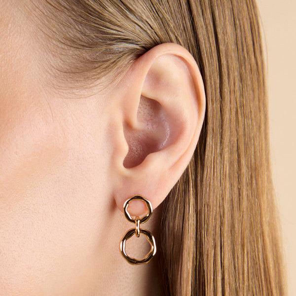 Astrid & Miyu Molten Link Drop Studs In Gold