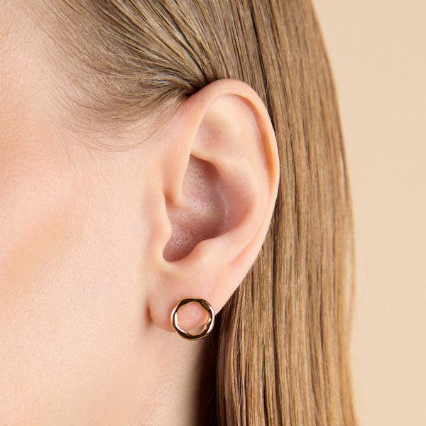 Astrid & Miyu Molten Link Drop Studs In Gold