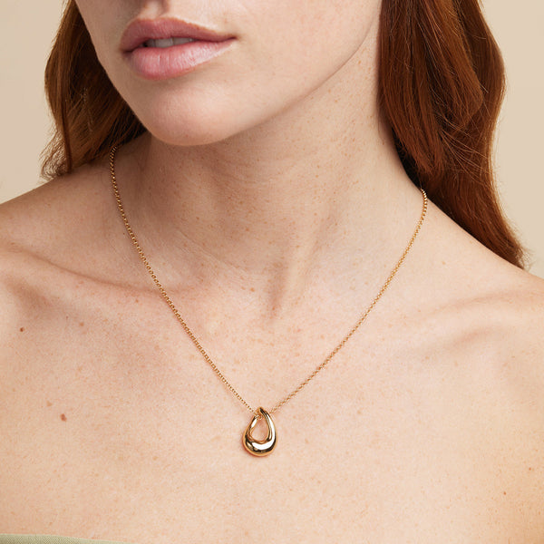 Astrid & Miyu Molten Pendant Necklace In Gold