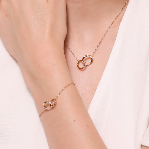 Astrid & Miyu Orbit Crystal Chain Necklace In Gold