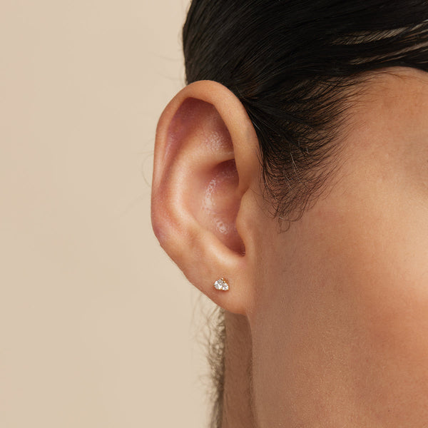 Astrid & Miyu Pear Cluster Stud Earrings In Gold