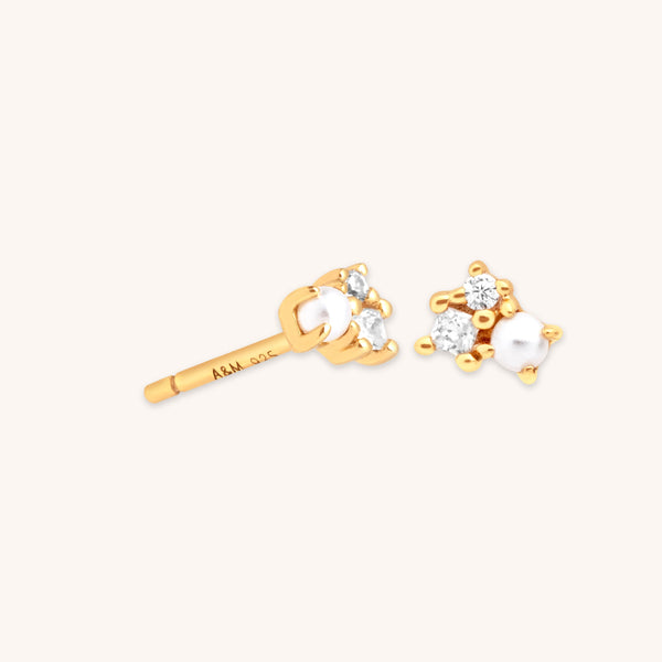 astrid & miyu Pearl & Crystal Studs in Gold