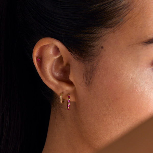 Astrid & Miyu Ridged Huggies In Solid Gold