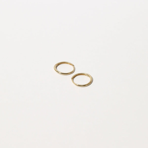 Astrid & Miyu Simple Hoops In Solid Gold