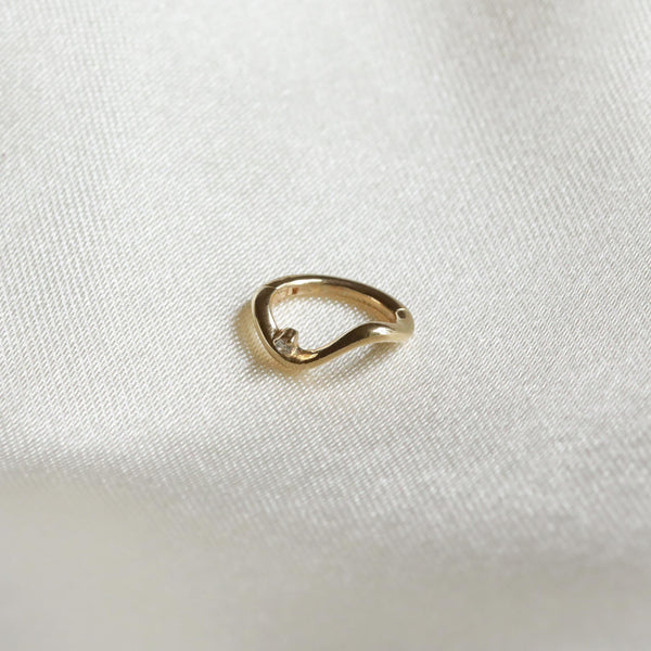 Astrid & Miyu Solid Gold Wave Rook Hoop