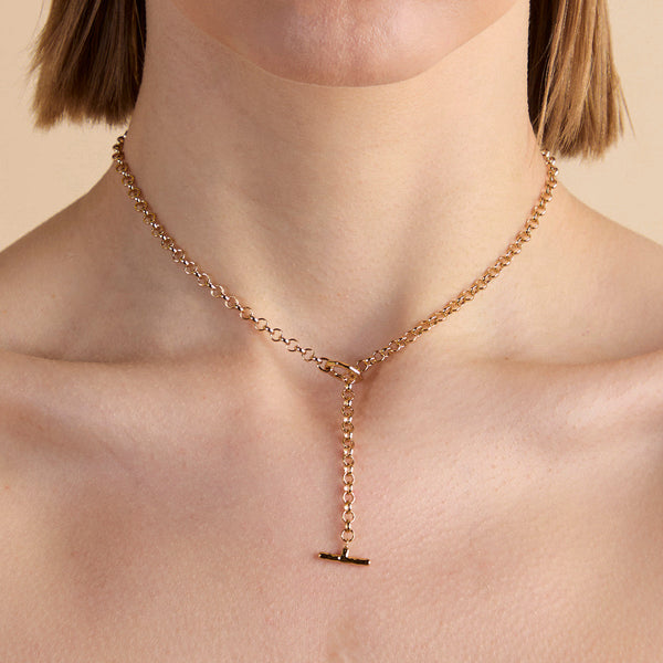 Astrid & Miyu T-Bar Chain Necklace In Gold