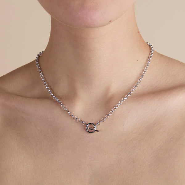 Astrid & Miyu T-Bar Chain Necklace In Silver