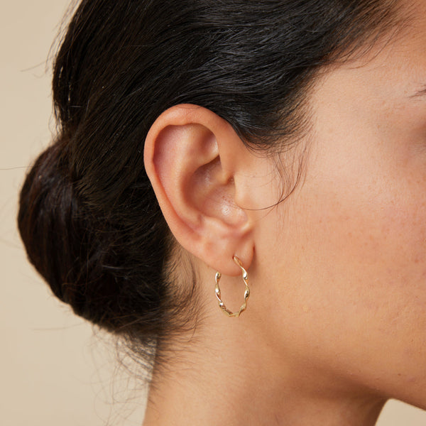 Astrid & Miyu Twist Large Hoops In Solid Gold