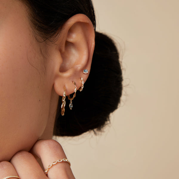 Astrid & Miyu Twist Large Hoops In Solid Gold