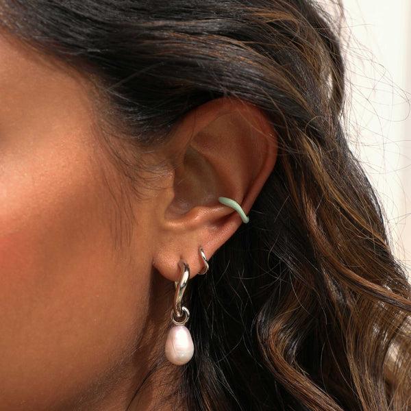 Astrid & Miyu Wave Huggies In Silver