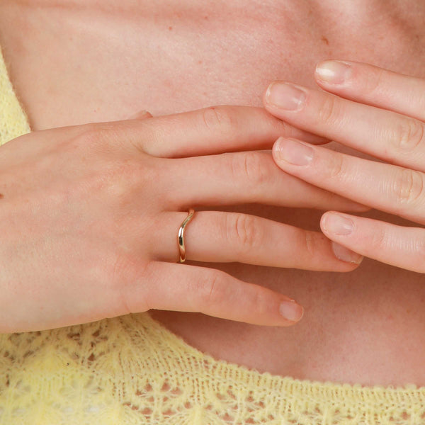 Astrid & Miyu Wave Ring In Gold