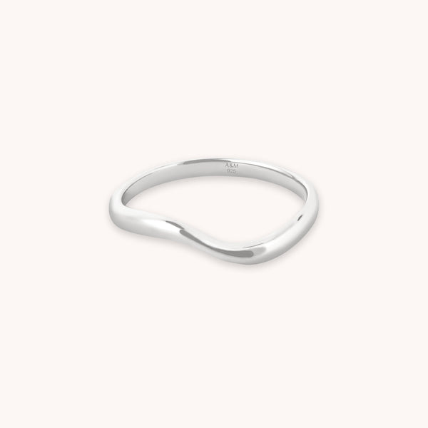 astrid & miyu Wave Ring in Silver
