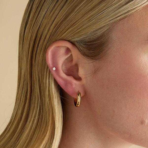 Astrid & Miyu Bold Crystal Titanium Piercing Stud In Gold