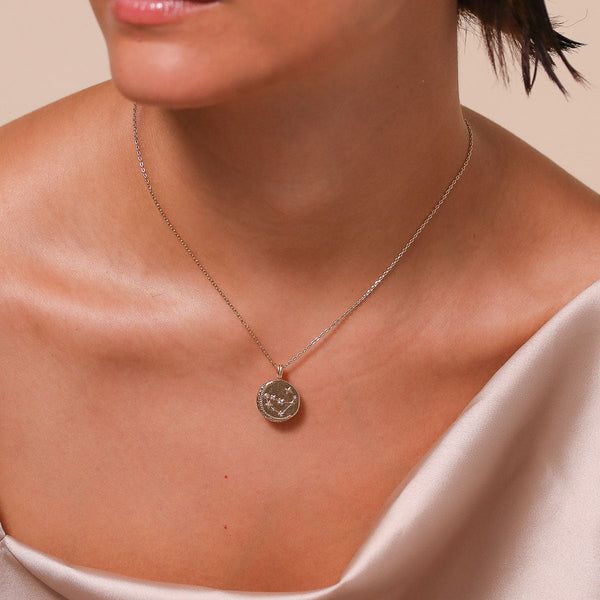 Astrid & Miyu Capricorn Zodiac Pendant Necklace In Gold