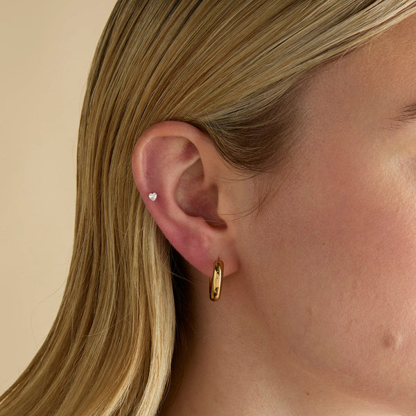 Astrid & Miyu Crystal Heart Titanium Piercing Stud In Gold