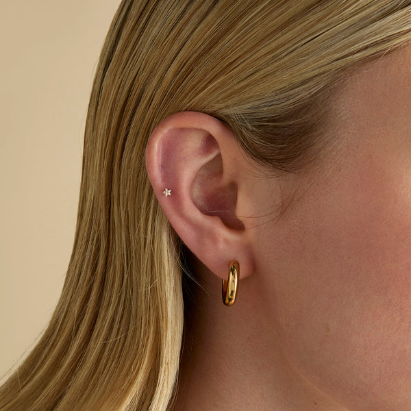 Astrid & Miyu Crystal Star Titanium Piercing Stud In Gold