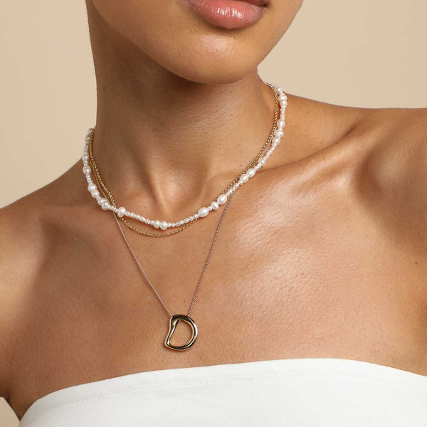 Astrid & Miyu D Initial Bold Pendant Necklace In Gold