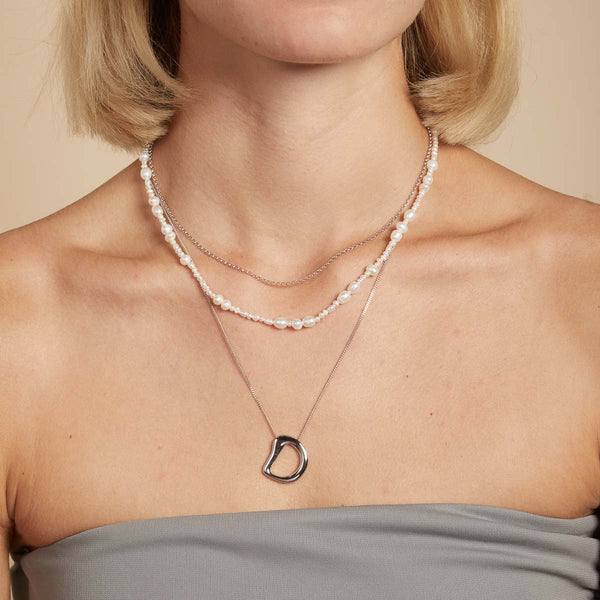 Astrid & Miyu D Initial Bold Pendant Necklace In Silver