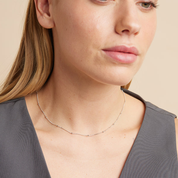 Astrid & Miyu Essential Beaded Chain Necklace In Silver