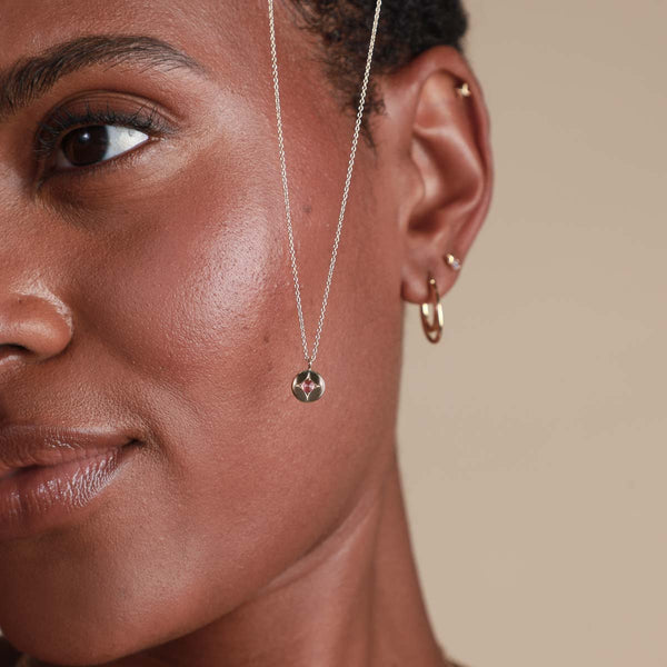 Astrid & Miyu January Garnet Birthstone Necklace In Solid Gold