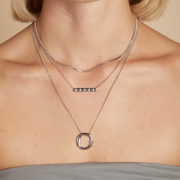 Astrid & Miyu O Initial Bold Pendant Necklace In Silver