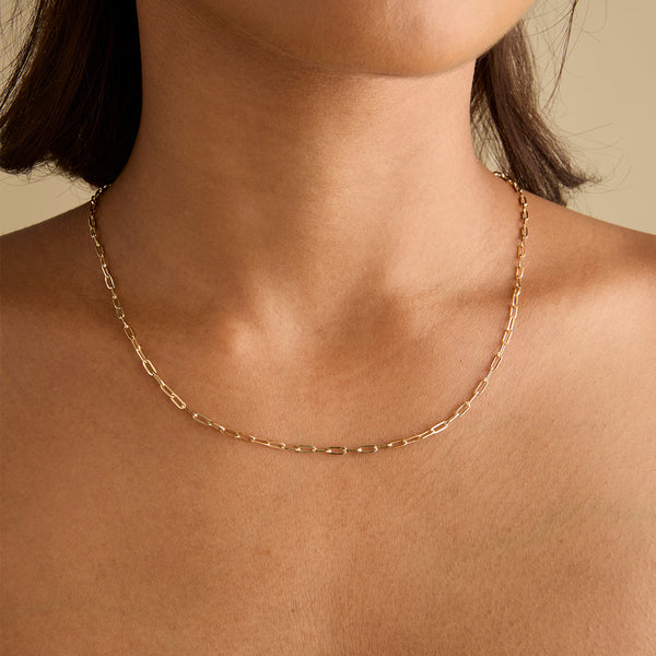 Astrid & Miyu Piccadilly Chain Necklace In Solid Gold