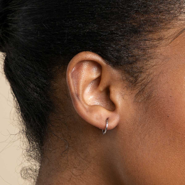 Astrid & Miyu Seamless Hoop 1.2mm In Solid White Gold