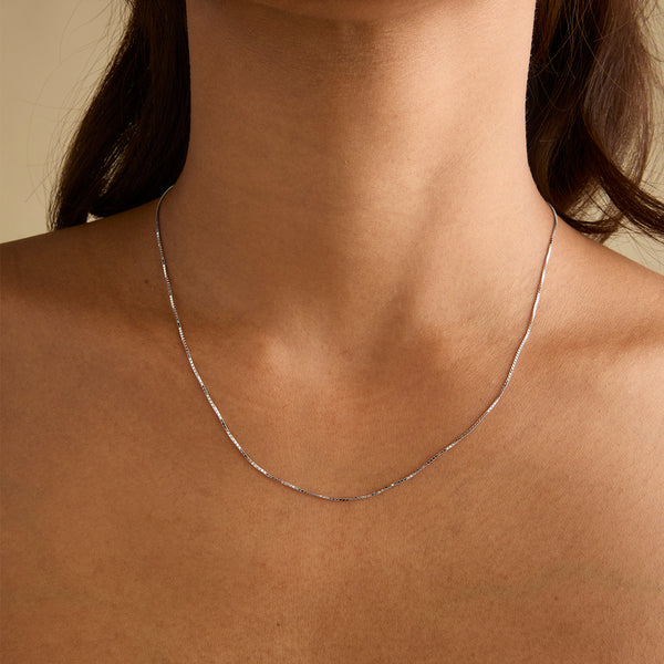 Astrid & Miyu Shoreditch Chain Necklace In Solid White Gold