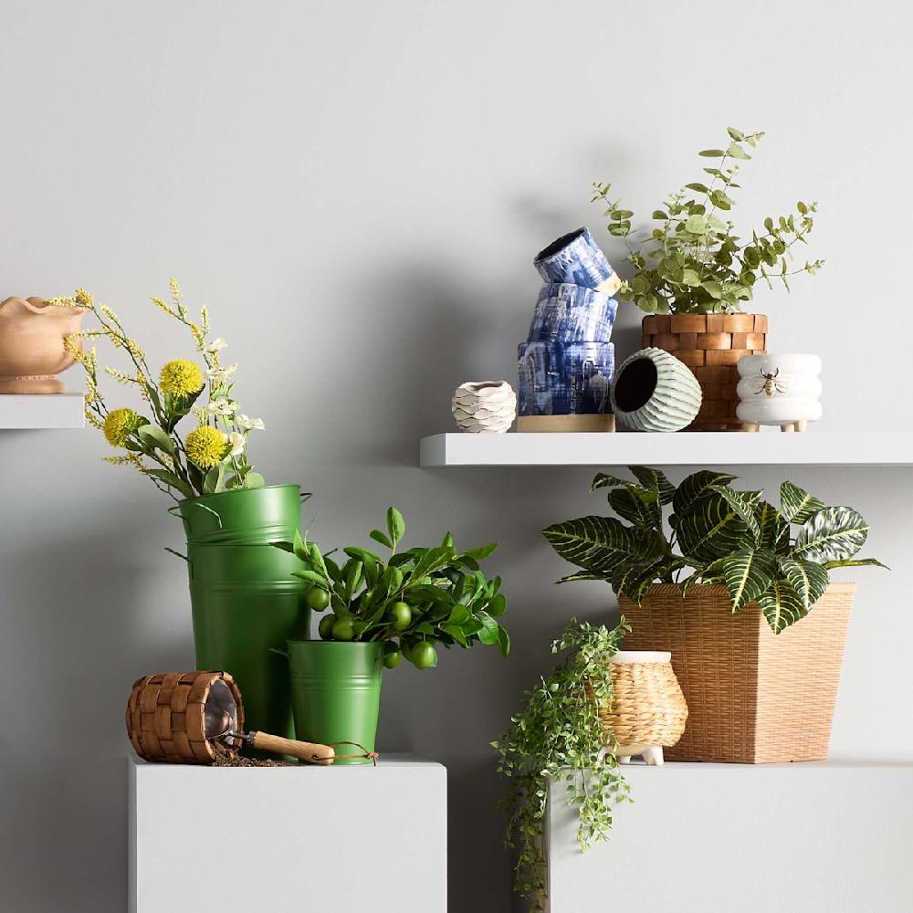 At Home Indoor White Honeybee Stoneware Pot Medium