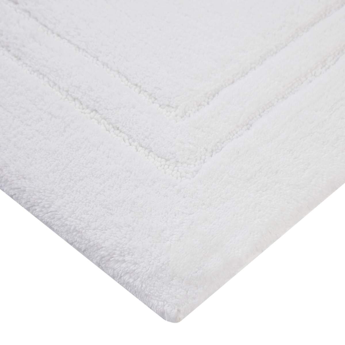 At Home Racetrack White Bath Rug 20x30