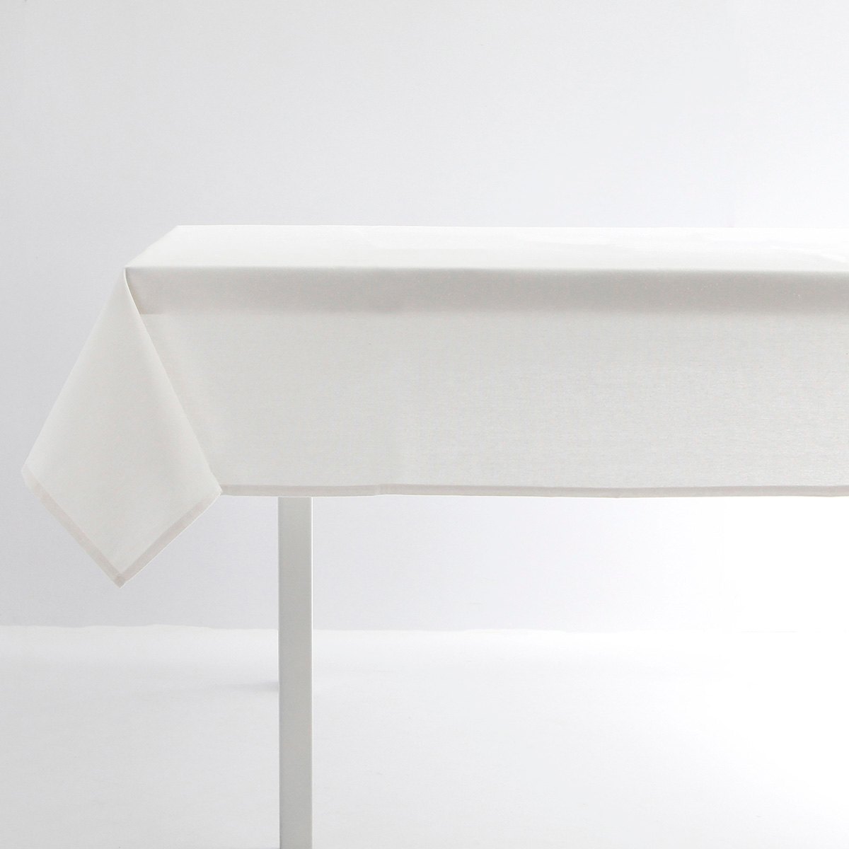At Home White 100% Cotton Tablecloth 60x104