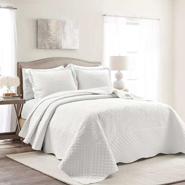 at home Found & Fable 3-Piece White Medallion Scalloped Bedspread Set King