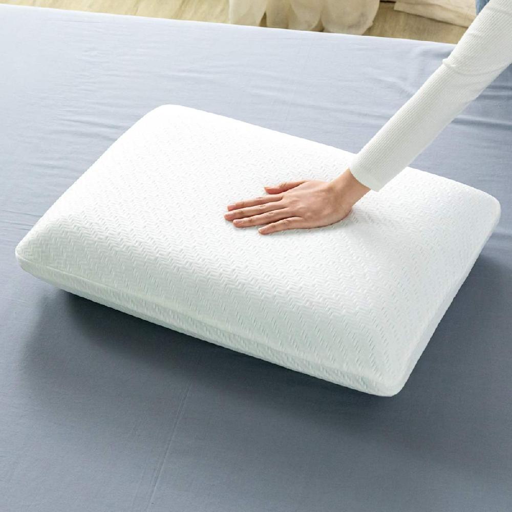 At Home Zinus Ultra Cooling Gel Memory Foam Bed Pillow