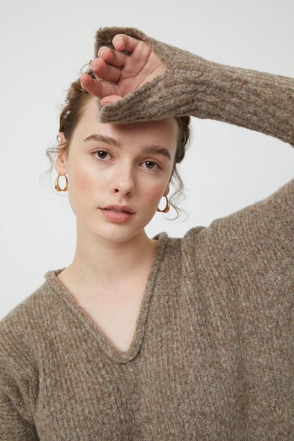 Atelier Delphine RELAXED V-NECK DRESS