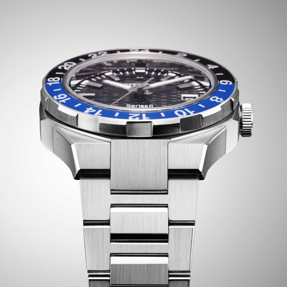 Attesa Series 8 880 GMT