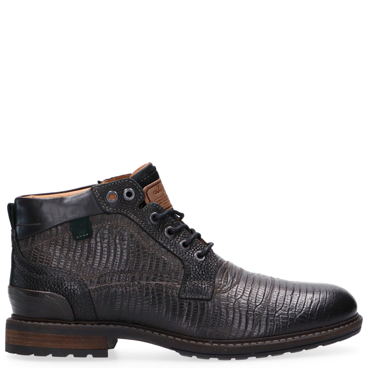 australian footware Montenero dressed