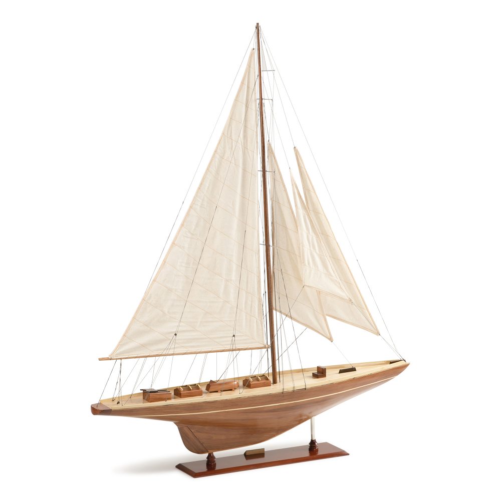Authentic Models Endeavour Classic Wood