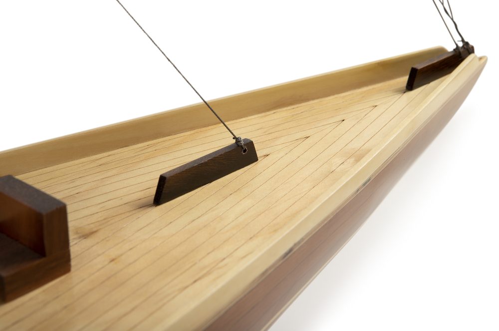 Authentic Models Endeavour Classic Wood