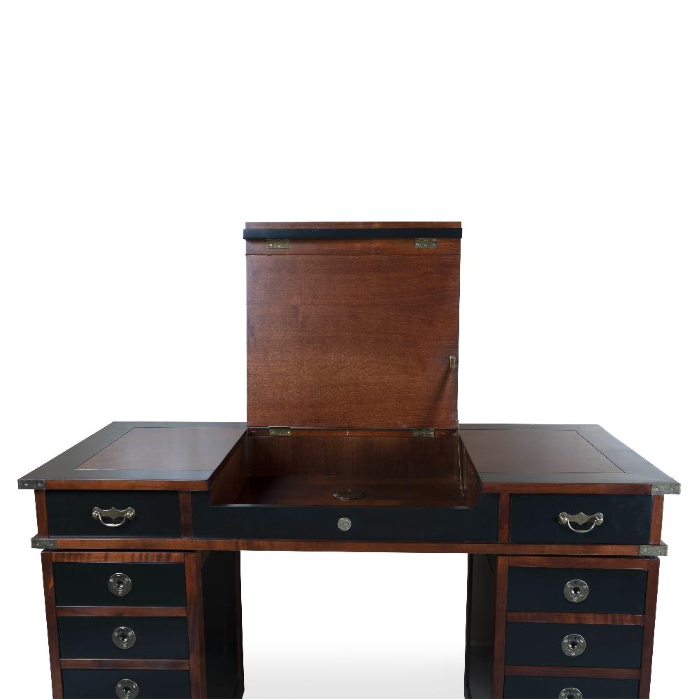 Authentic Models Travel Desk ‘Madras’