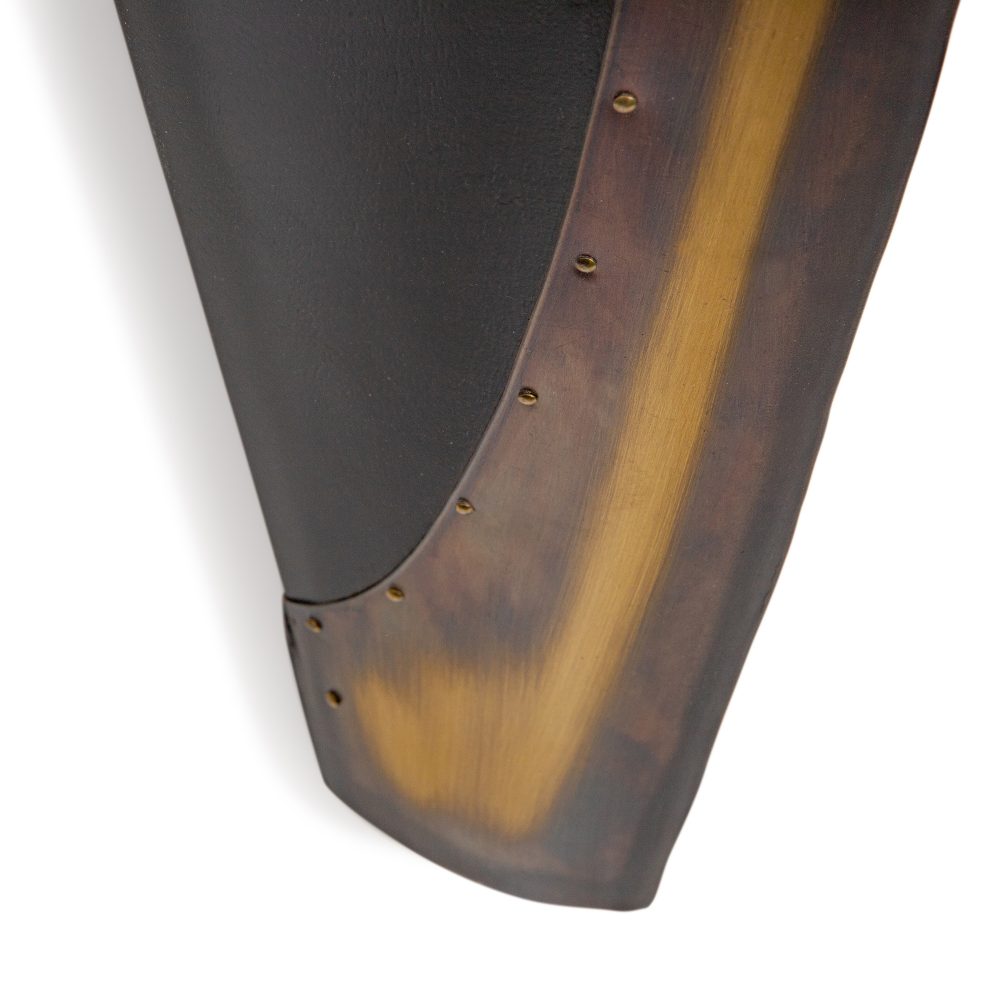 Authentic Models Vintage Black Tips Large