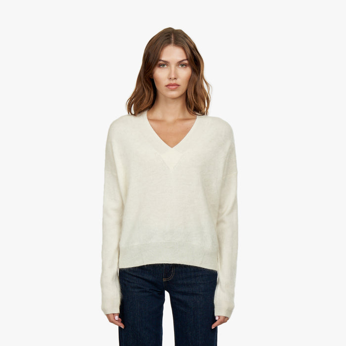 autumn cashmere Fluffy V in Cloud